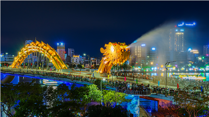 Cầu Rồng Phun Nước