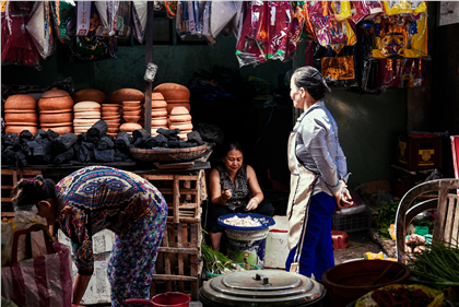 Khu chợ ngày cận tết